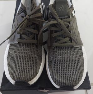 Mens Ultraboost 19 olive green size 8